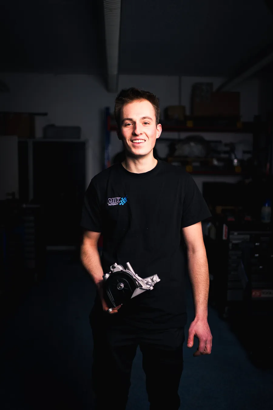 Das MIK-Motoren-Team in der Werkstatt